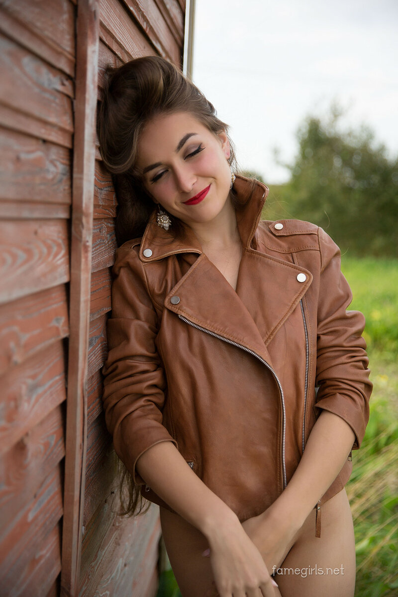 Олимпиада, 20 лет, 10 размер груди